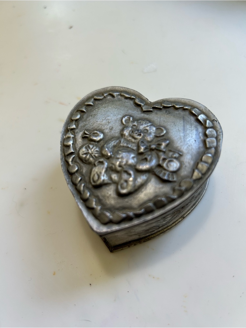 Vintage pewter small heart shaped teddy bear velvet lined jewelry trinket box